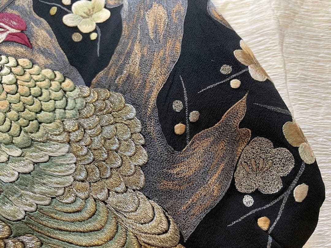 古布リメイクがま口バッグ　留袖　鳥　刺繍