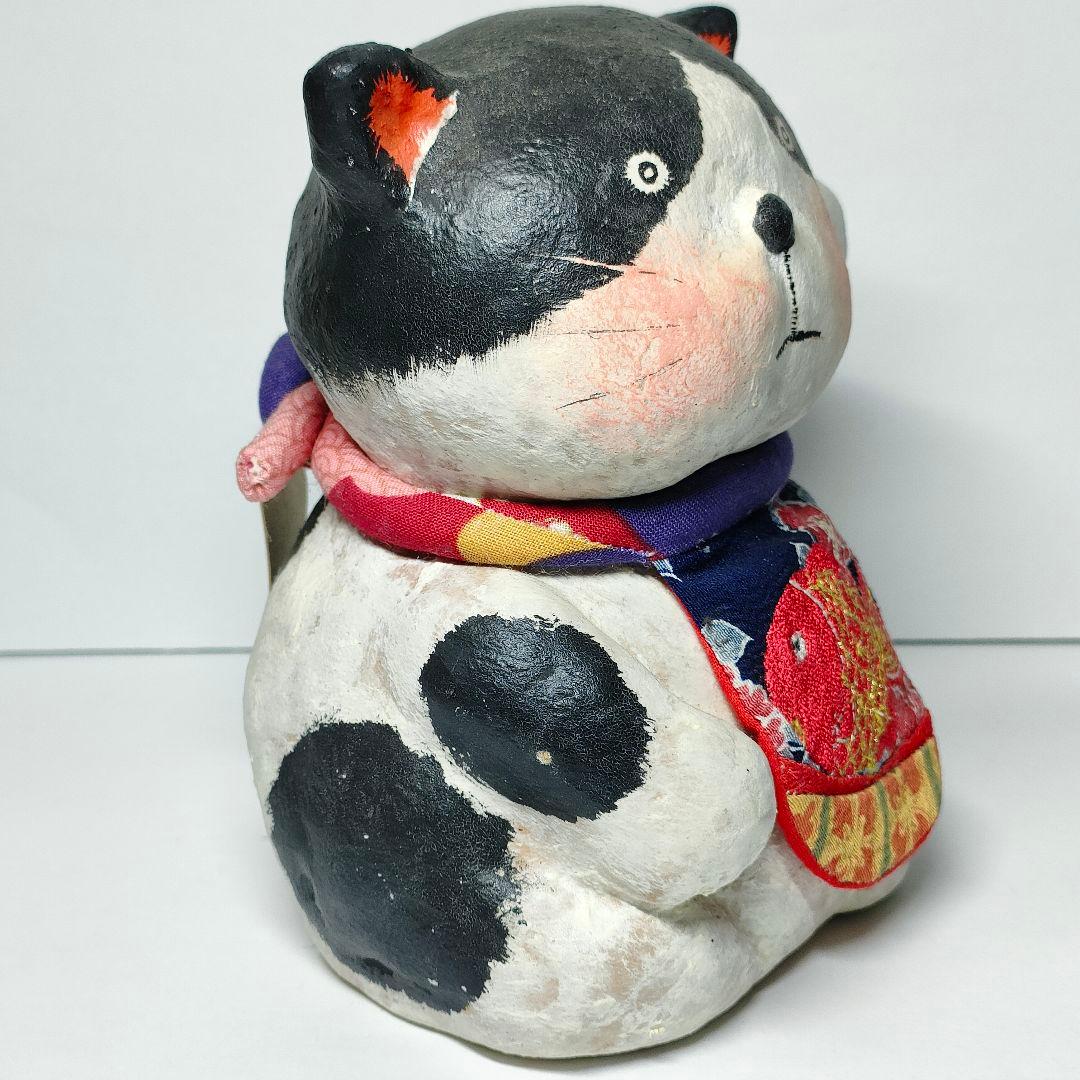 有田ひろみ・ちゃぼ Q工房　前掛けの招き猫ちゃん　左手挙げ　まねきねこ 陶芸品