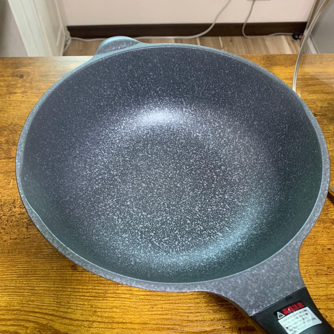美品　蓋付きヒロタHirota 底丸パンプラス 24cm ガスIH対応