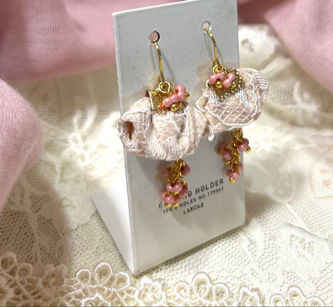 «767»◤完売◢ファルファーレ&リボン耳飾り*艶っぽく光沢感*小ぶりゆらり