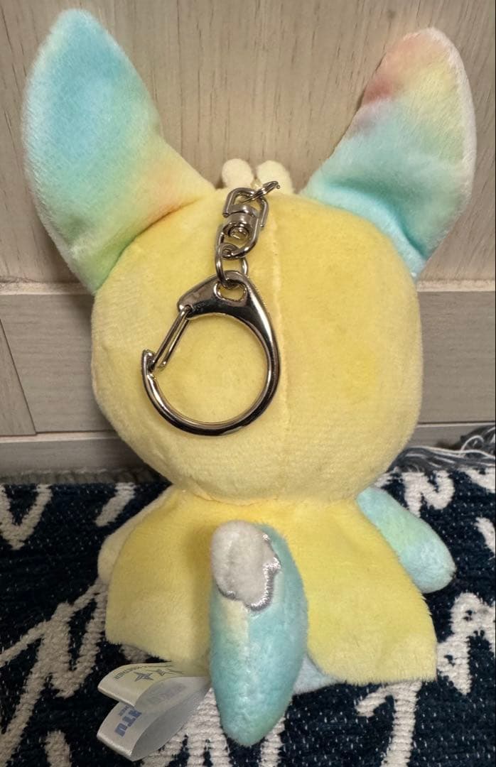 TXTヨンジュン　プルバトゥ サンクチュアリ レインボープラッシュキーホルダー