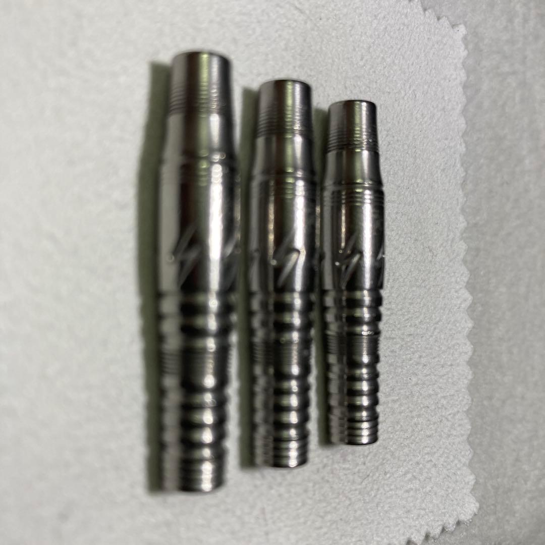 美品　レア物　定価13200　コスモダーツ　96 黒瀧摩紀モデル　バレルのみ