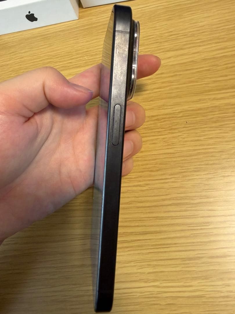 iPhone15Pro ブラックチタニウム 125gb ケースフィルム付き