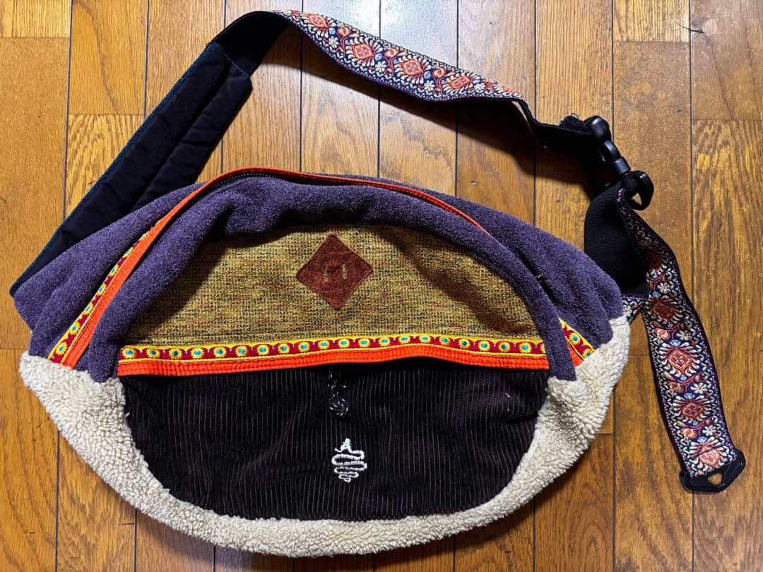 ✴︎更に値下げ！！✴︎✴︎aldies ‼️ショルダーバッグ ユニセックス❣️