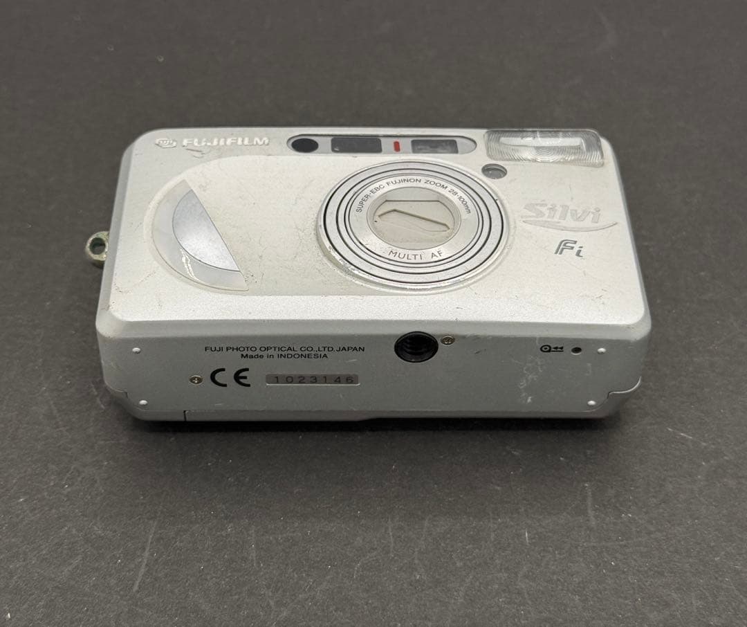 FUJIFILM コンパクトカメラ Silvi Fi