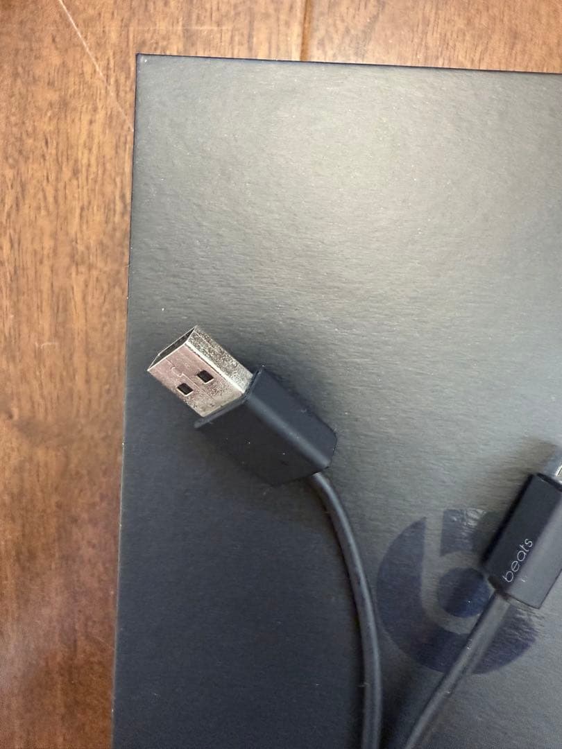 ヘッドホン beats SOLO3