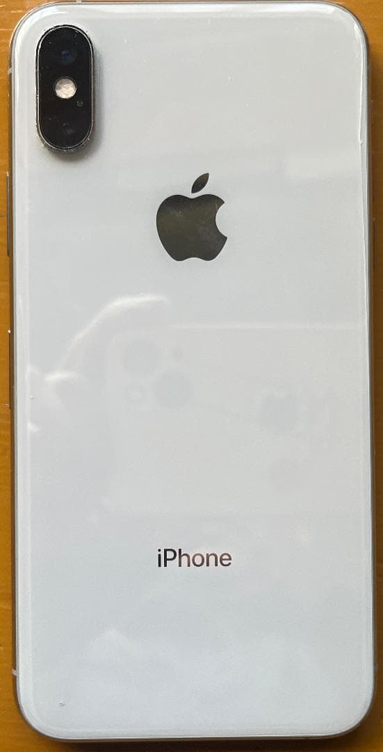 iPhone Xs 64GB　ホワイトSIMフリー電池非正規店で一年前交換