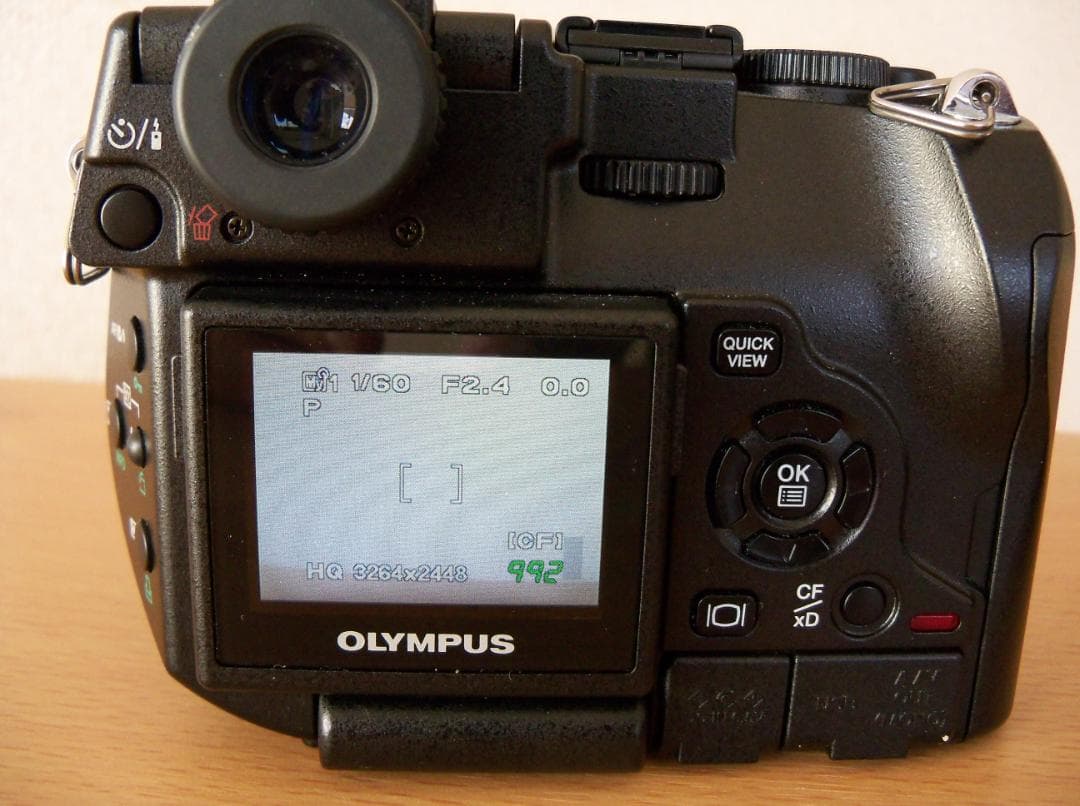 OLYMPUS C-8080 ＋ レンズプロテクター set* 中古