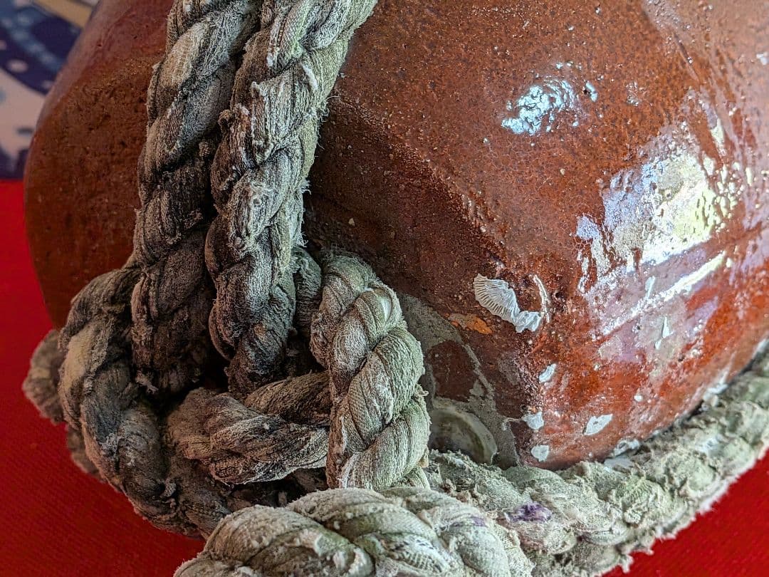 瀬戸内海海上がり全長２８Ｘ口幅１３Ｘ胴径６０Ｘ重さ２キロ風流な綱付大ダコ蛸壺飾り