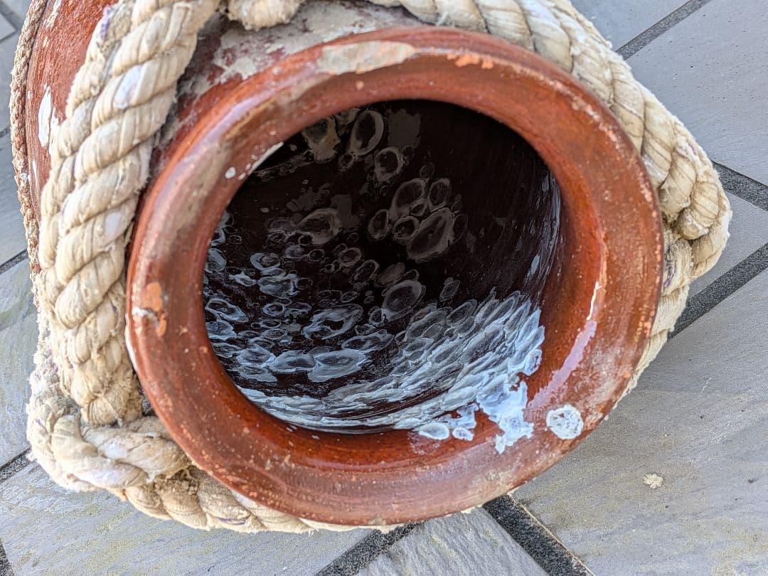 瀬戸内海海上がり全長２８Ｘ口幅１３Ｘ胴径６０Ｘ重さ２キロ風流な綱付大ダコ蛸壺飾り