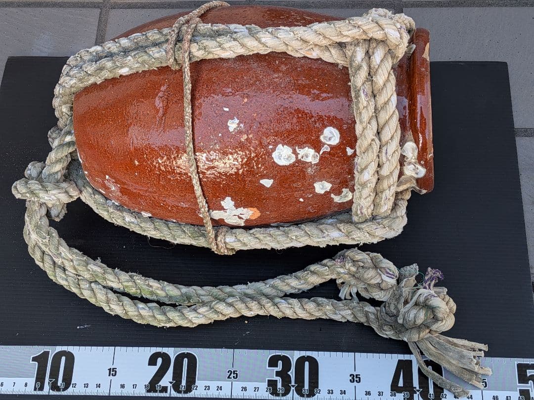 瀬戸内海海上がり全長２８Ｘ口幅１３Ｘ胴径６０Ｘ重さ２キロ風流な綱付大ダコ蛸壺飾り