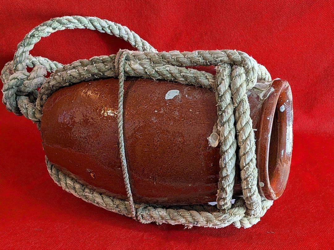 瀬戸内海海上がり全長２８Ｘ口幅１３Ｘ胴径６０Ｘ重さ２キロ風流な綱付大ダコ蛸壺飾り