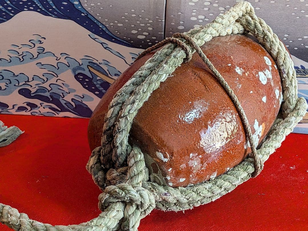 瀬戸内海海上がり全長２８Ｘ口幅１３Ｘ胴径６０Ｘ重さ２キロ風流な綱付大ダコ蛸壺飾り