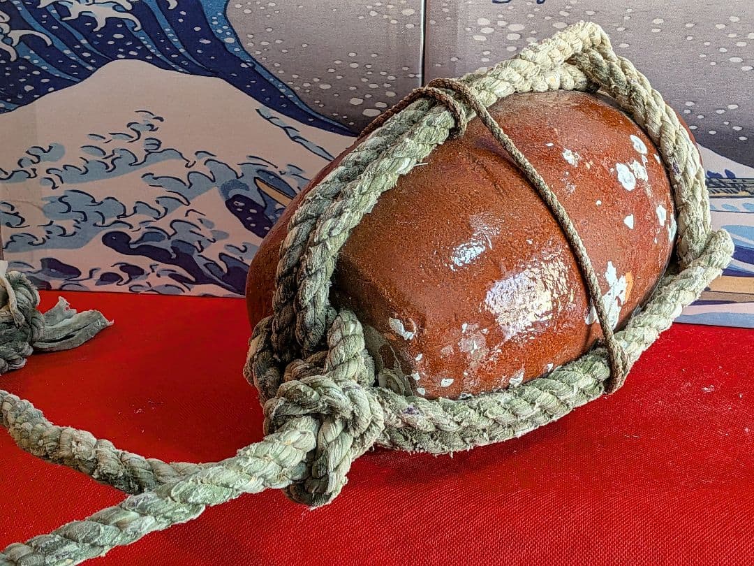 瀬戸内海海上がり全長２８Ｘ口幅１３Ｘ胴径６０Ｘ重さ２キロ風流な綱付大ダコ蛸壺飾り