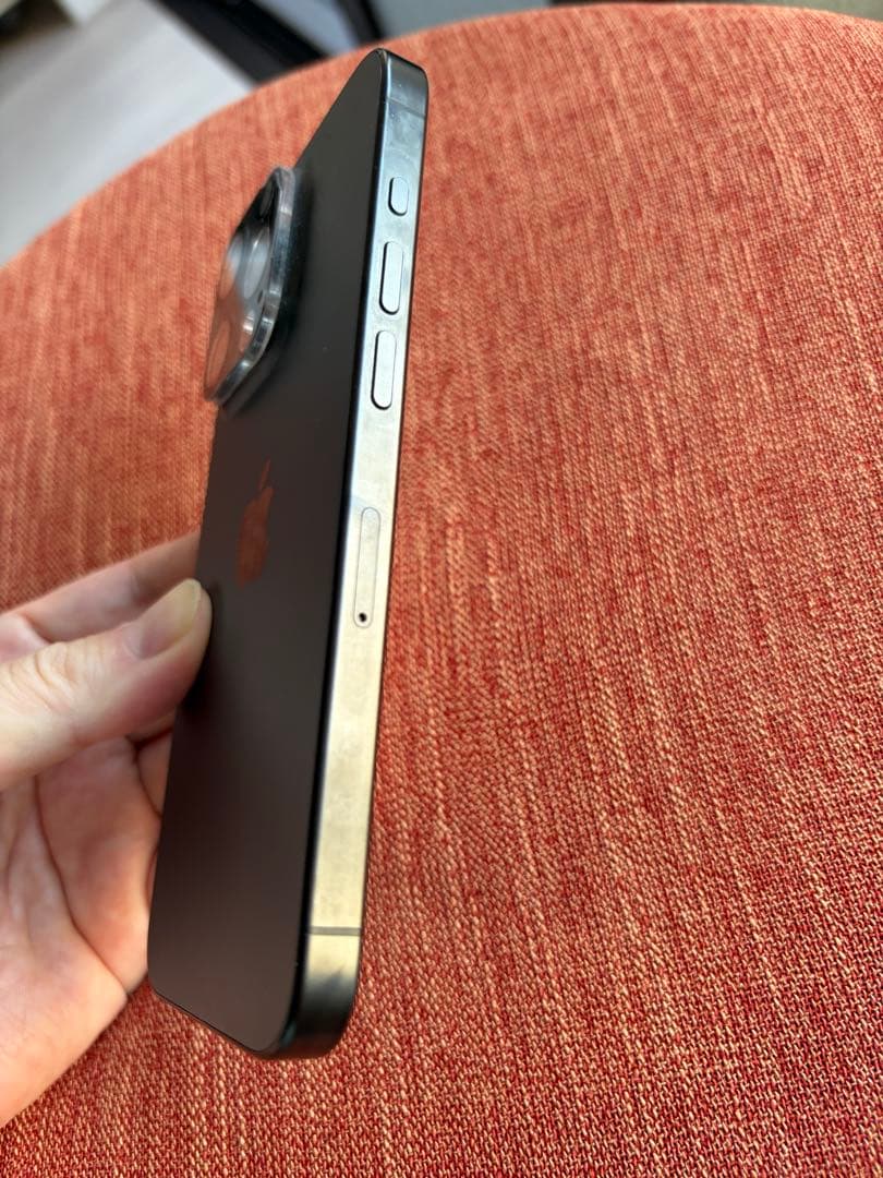 iPhone15Pro 128gb ブラックチタニウム（箱＋ケース・フィルム付）