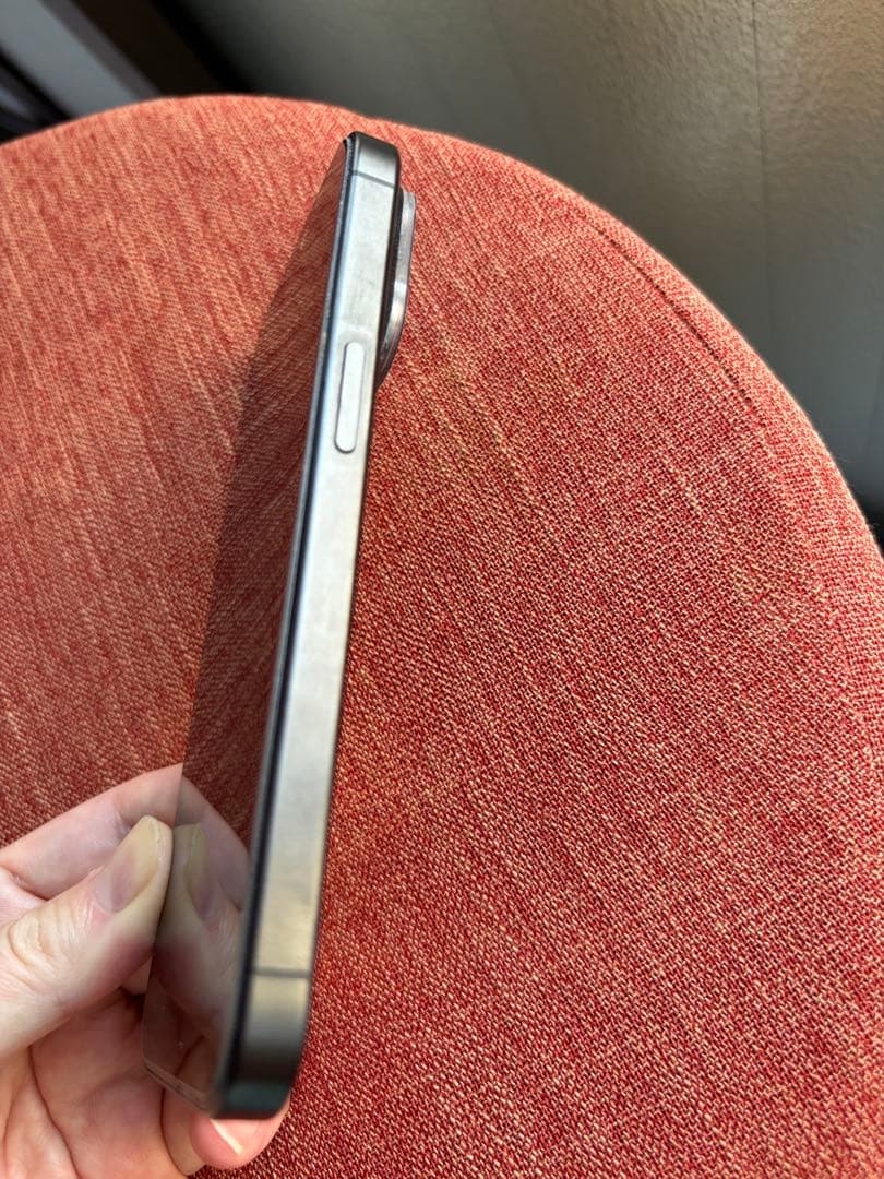 iPhone15Pro 128gb ブラックチタニウム（箱＋ケース・フィルム付）