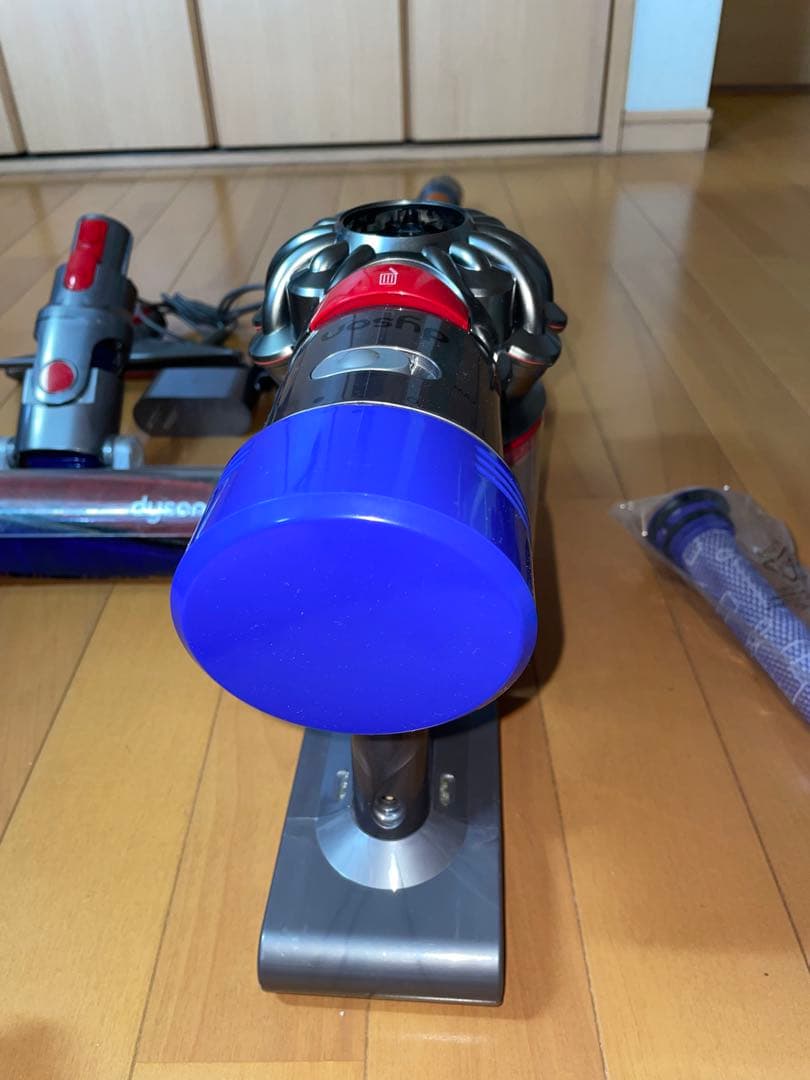 ダイソンV8 SV10コードレスクリーナー掃除機3