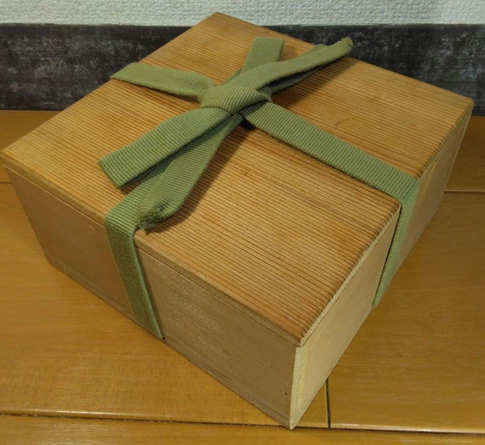 人間国宝 金城次郎 魚紋皿 栞 共箱 美品 壷屋焼 ｗ14.5cm やちむん