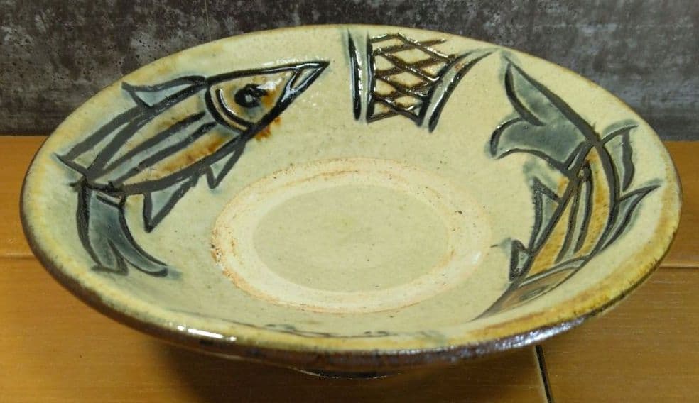 人間国宝 金城次郎 魚紋皿 栞 共箱 美品 壷屋焼 ｗ14.5cm やちむん