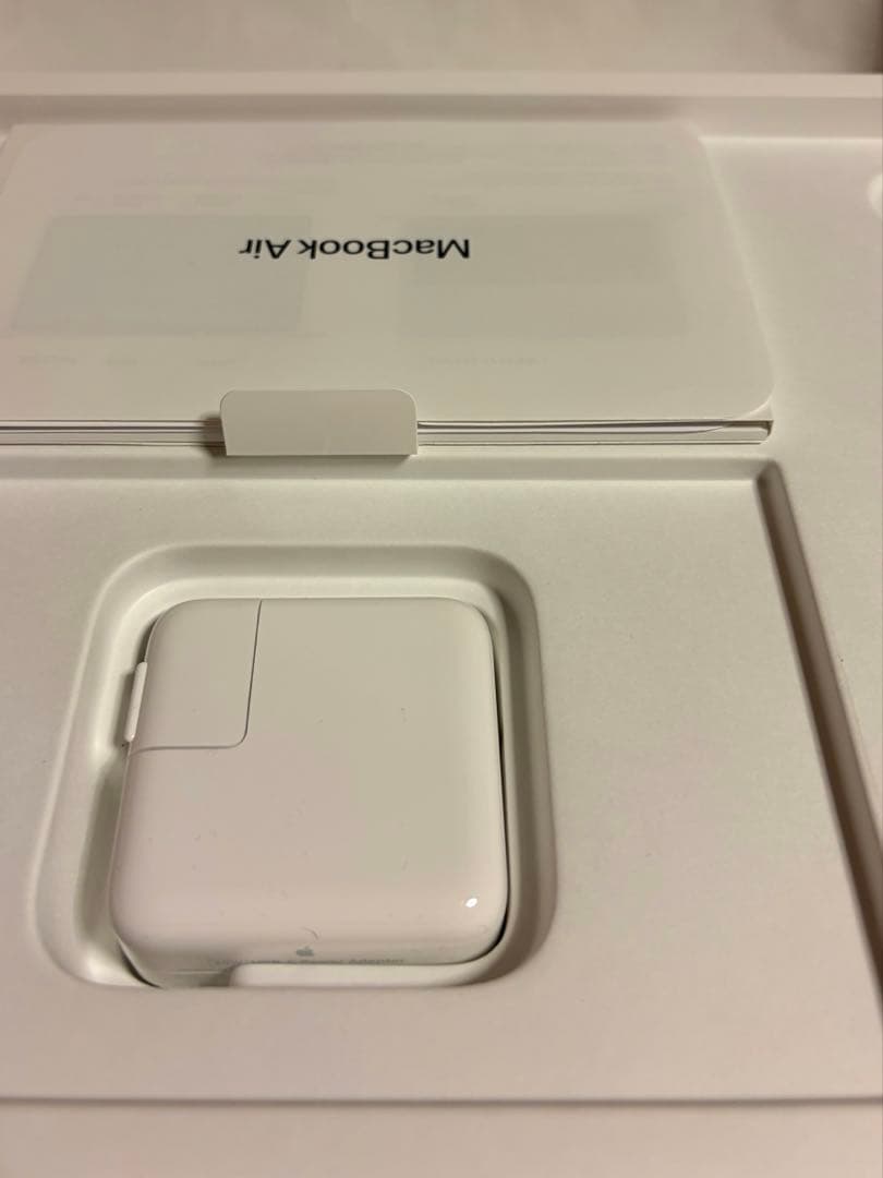 【新品同様】　MacBook Air M2 13インチ16GB 保証2609迄