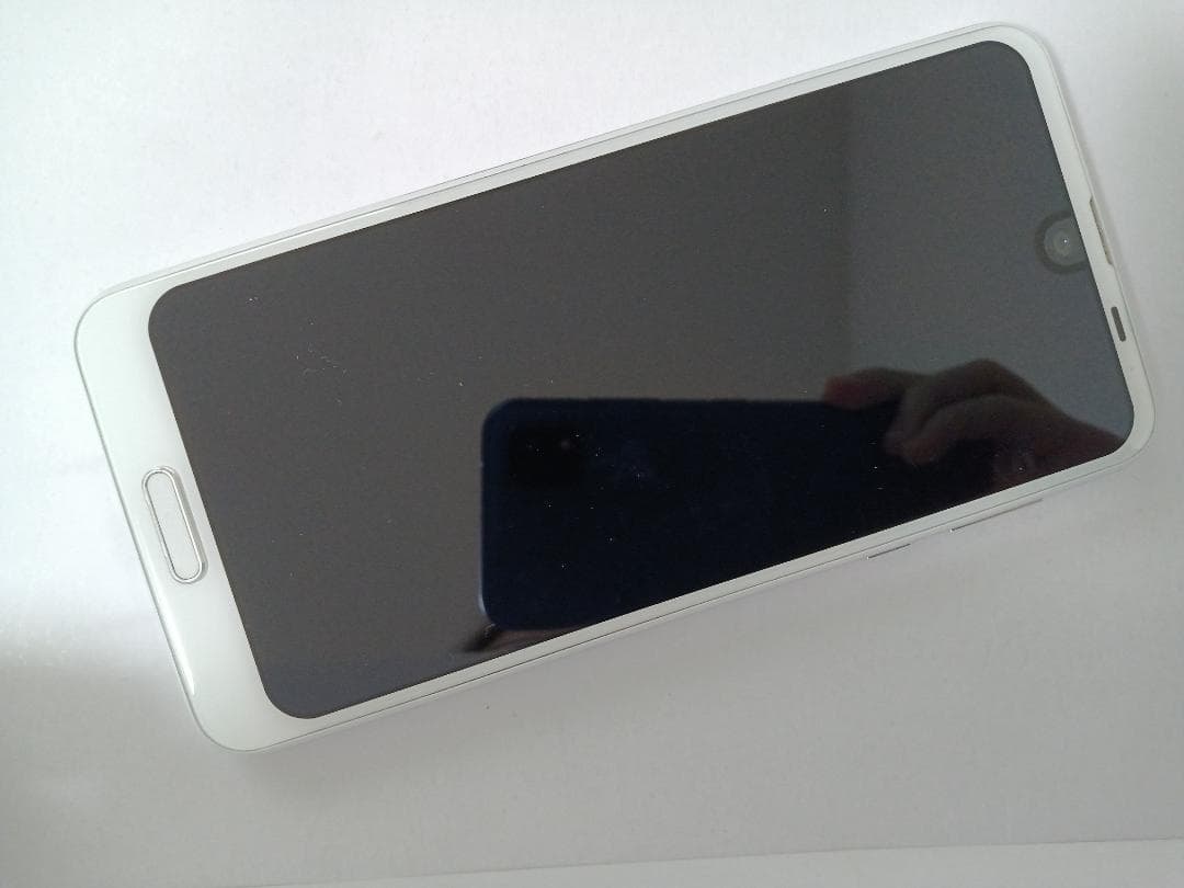 ☆ au SHARP SHV42 AQUOS R2 ホワイト