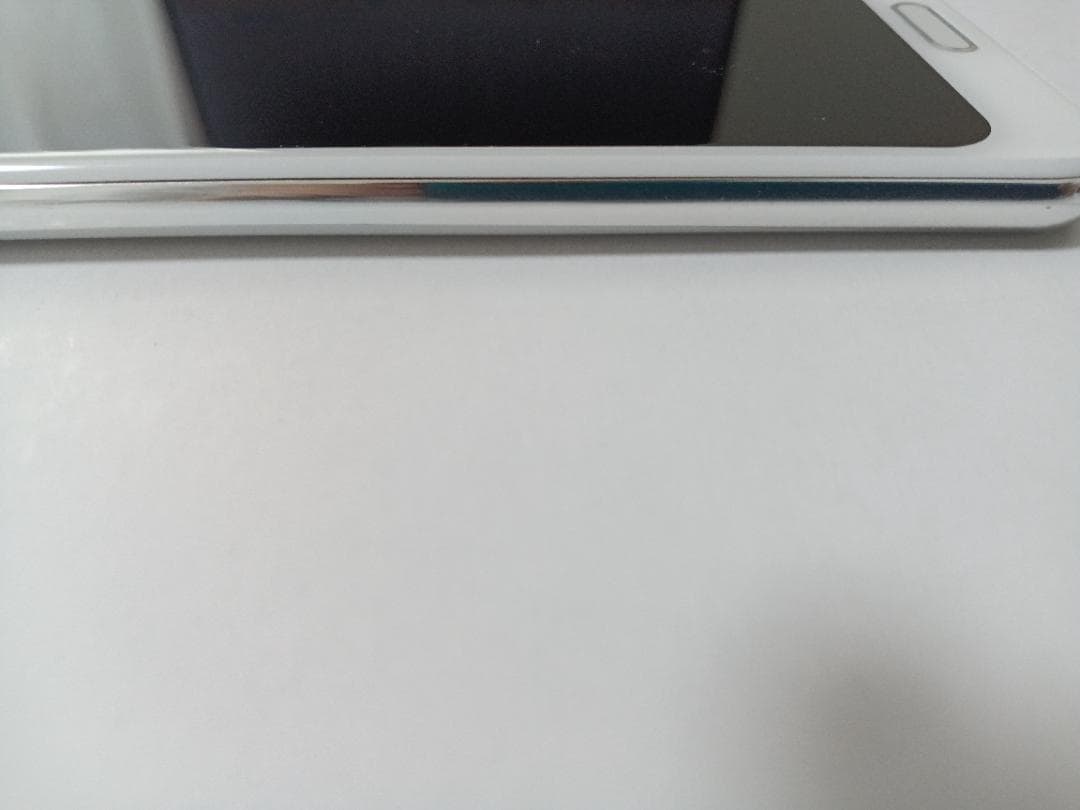 ☆ au SHARP SHV42 AQUOS R2 ホワイト