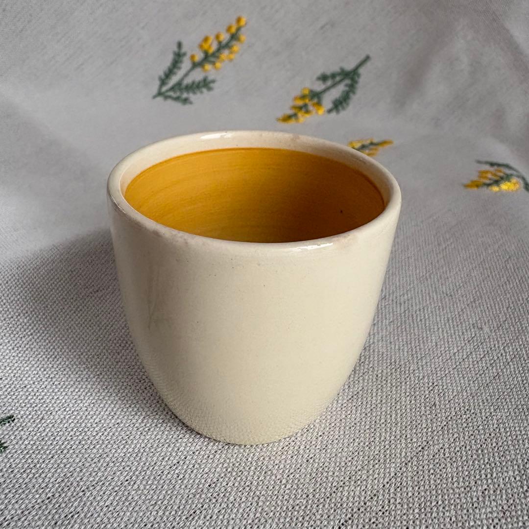 027 スージークーパー　スワンシースプレイ　エッグカップ　イエロー