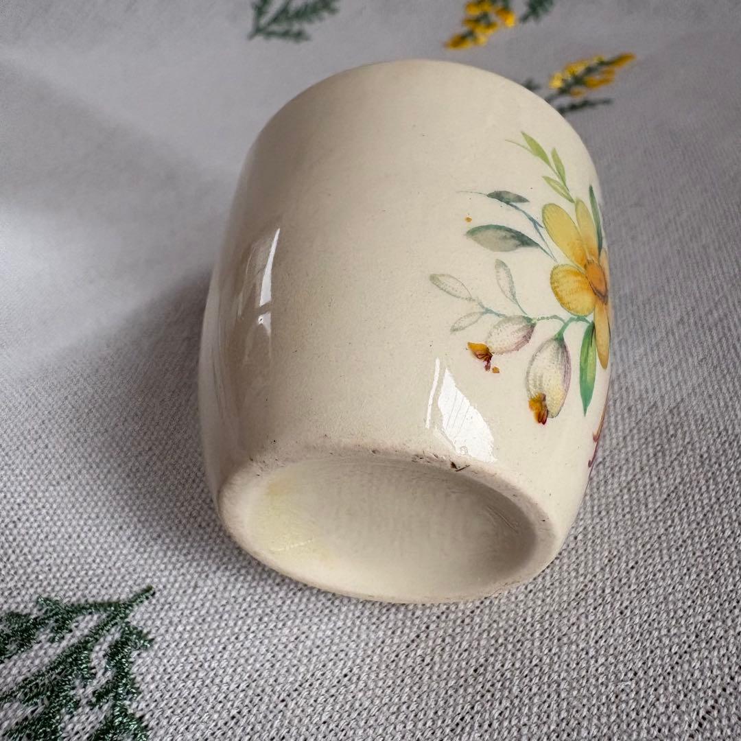 027 スージークーパー　スワンシースプレイ　エッグカップ　イエロー