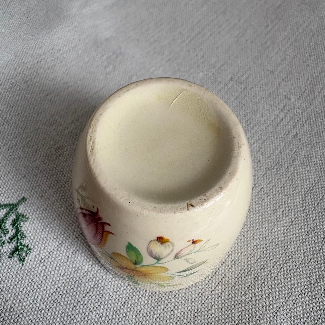 027 スージークーパー　スワンシースプレイ　エッグカップ　イエロー