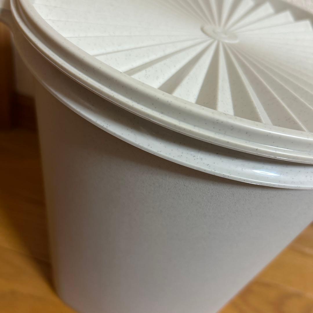 タッパーウェア　マキシクイーンデコレーター　グレー