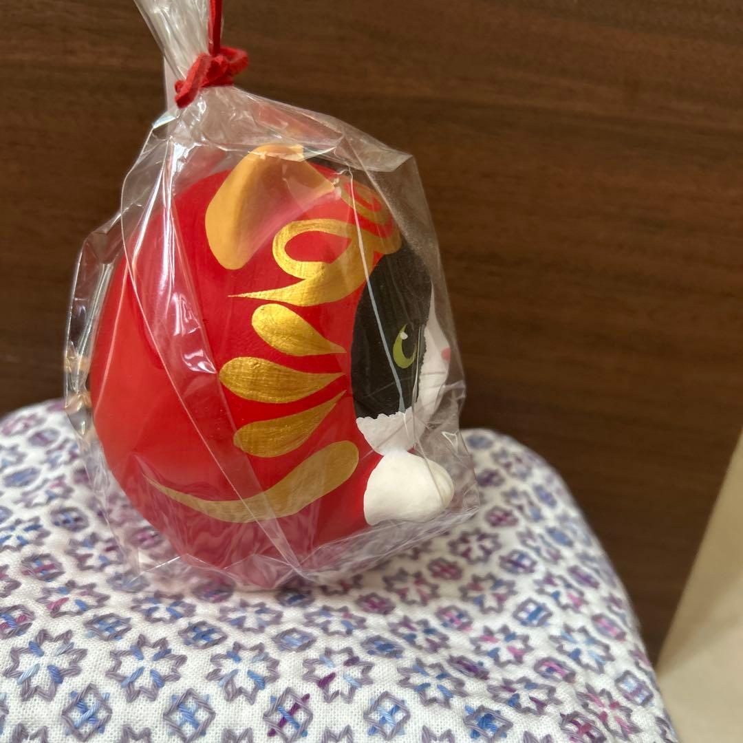 だるま屋るもん　三毛猫・右手