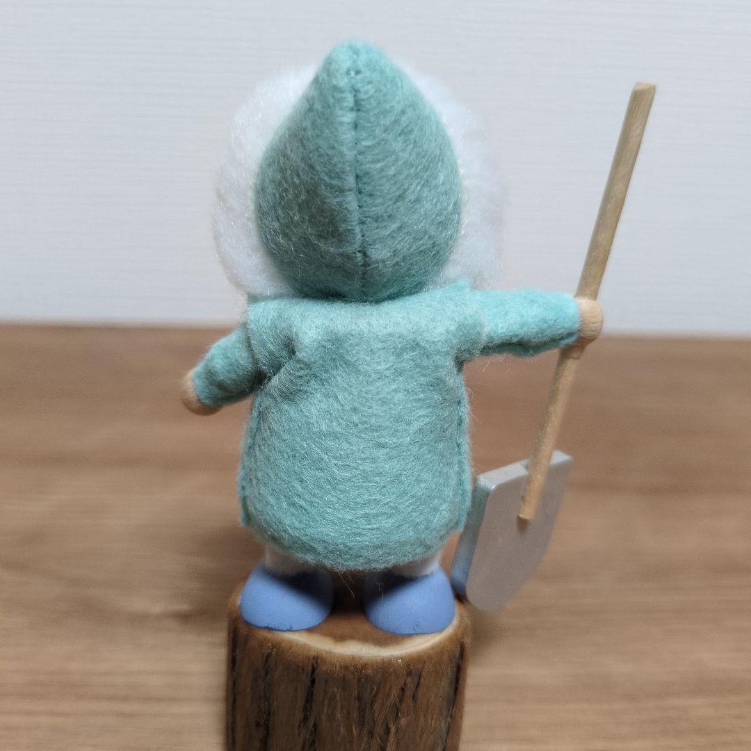 ノルディカニッセ　シャベルを持った男の子