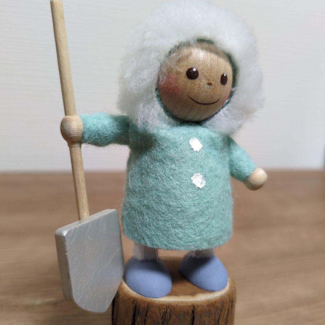 ノルディカニッセ　シャベルを持った男の子