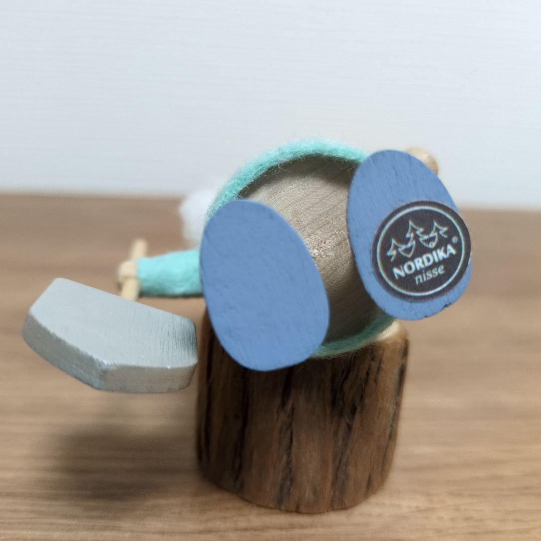 ノルディカニッセ　シャベルを持った男の子