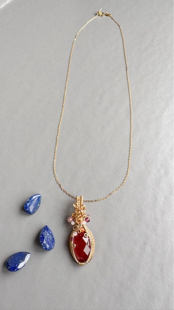 ロシアンブルー様 ラピスラズリ、レッドアゲート ペンダントトップ、チェーン