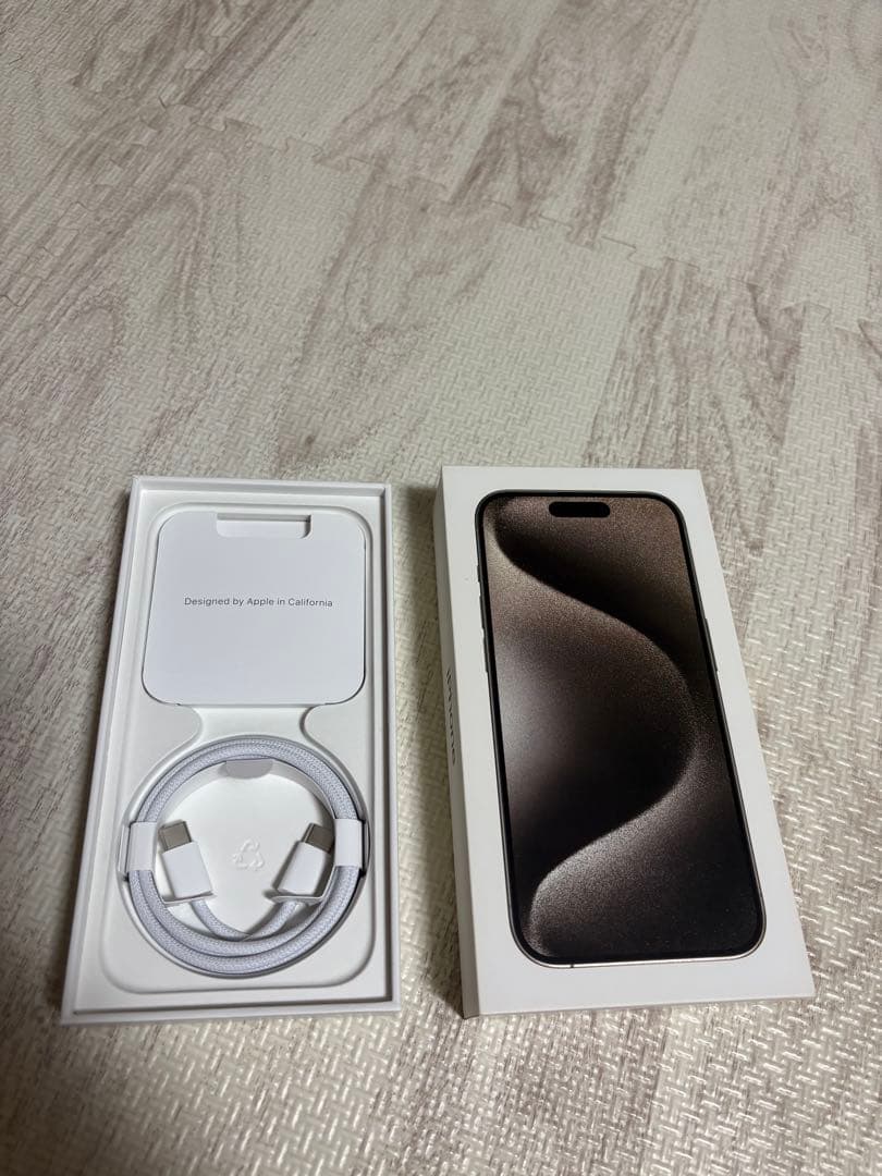 【美品】Apple iPhone 15 PRO ナチュラルチタニウム　128GB