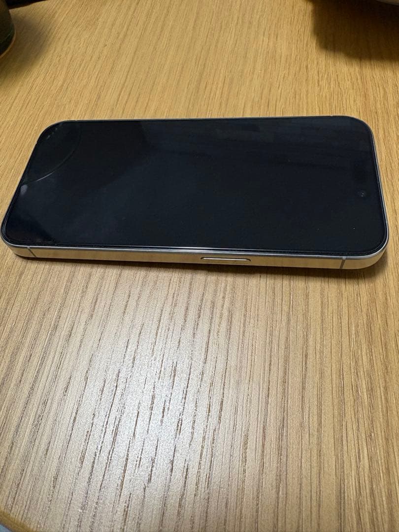 【美品】Apple iPhone 15 PRO ナチュラルチタニウム　128GB