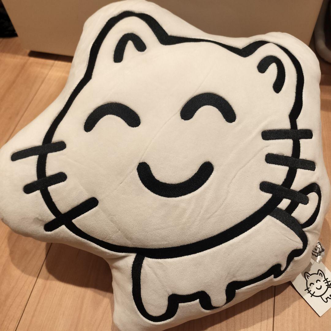 nqrse　なるせねこ　クッション