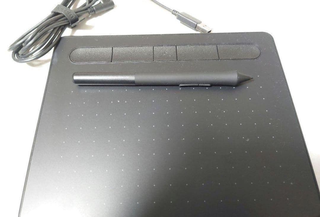 Wacom　Intuos　ペンタブレット　※箱無し