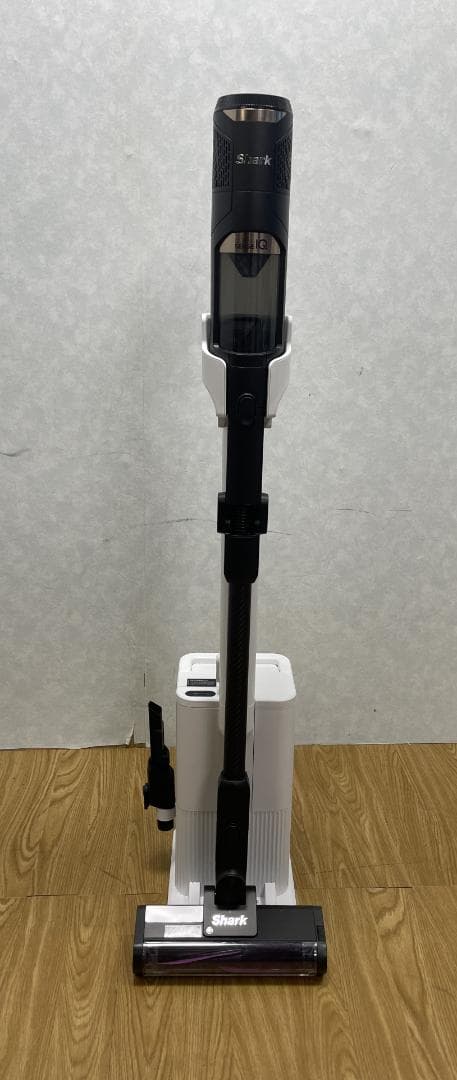 ☆410　シャーク スティッククリーナー IW3241JBK