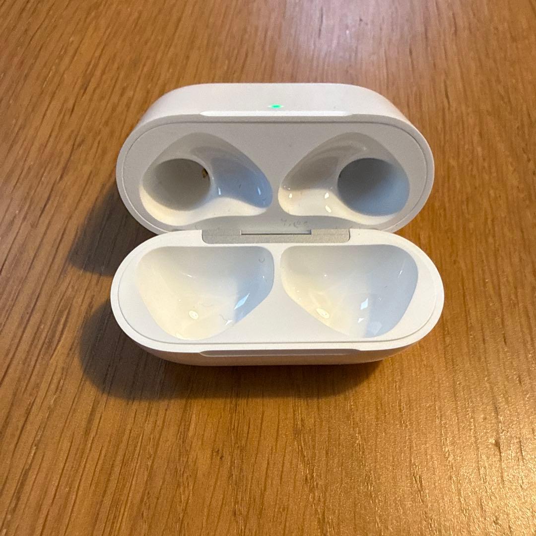 Apple AirPods 4 ワイヤレスイヤホン ノイズキャンセリングなし