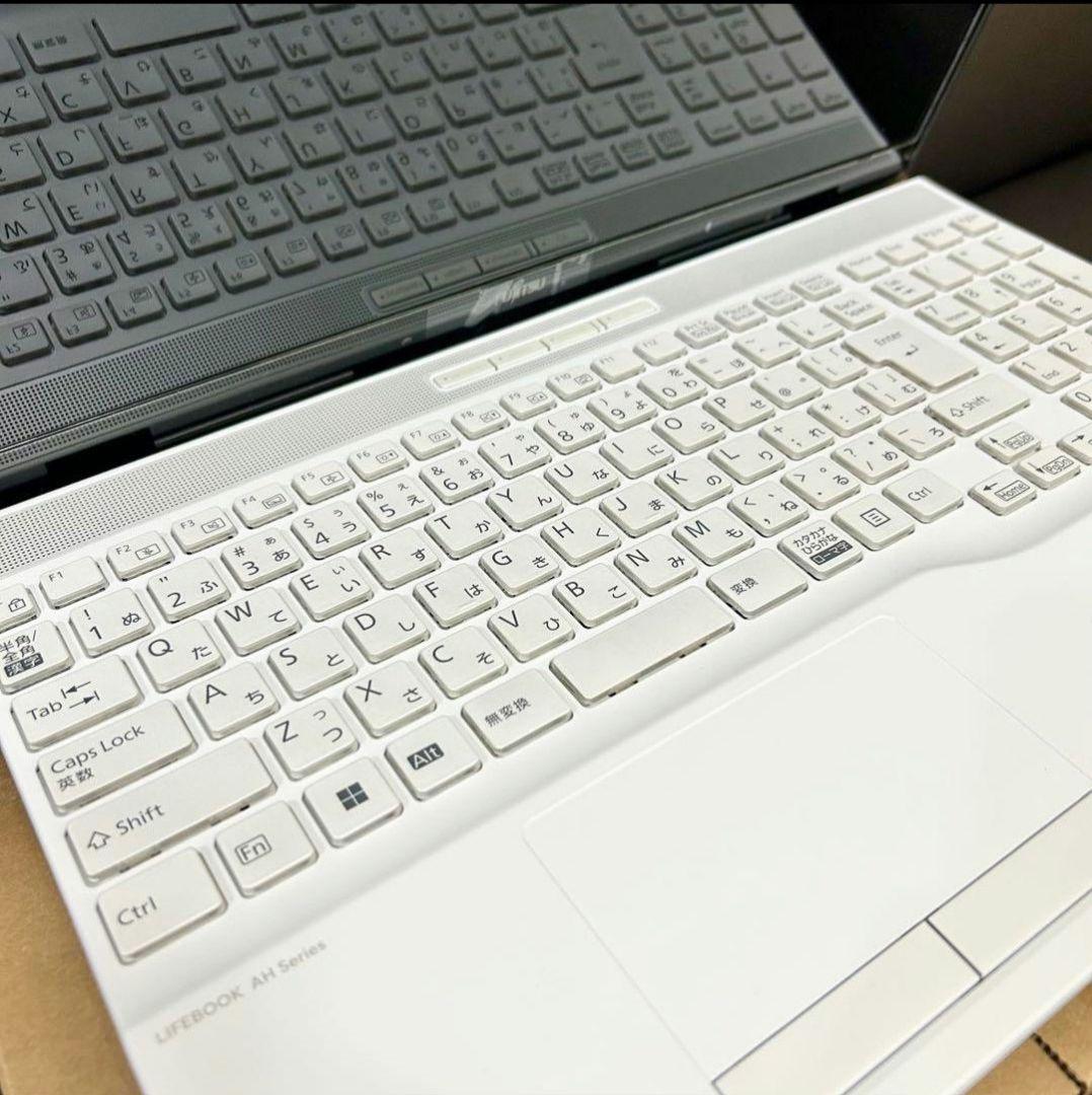 ほぼ未使用 ノートパソコン 富士通 FMV A500HW