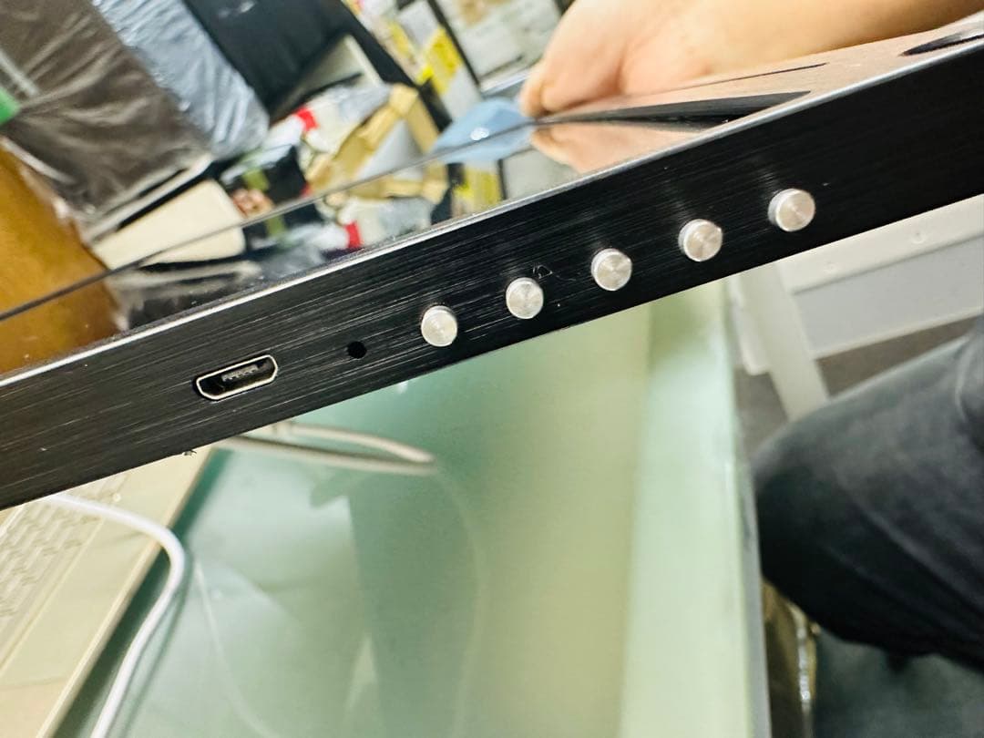 ⑤USB-C１本で動く1920*1080 15.6型モバイルモニター