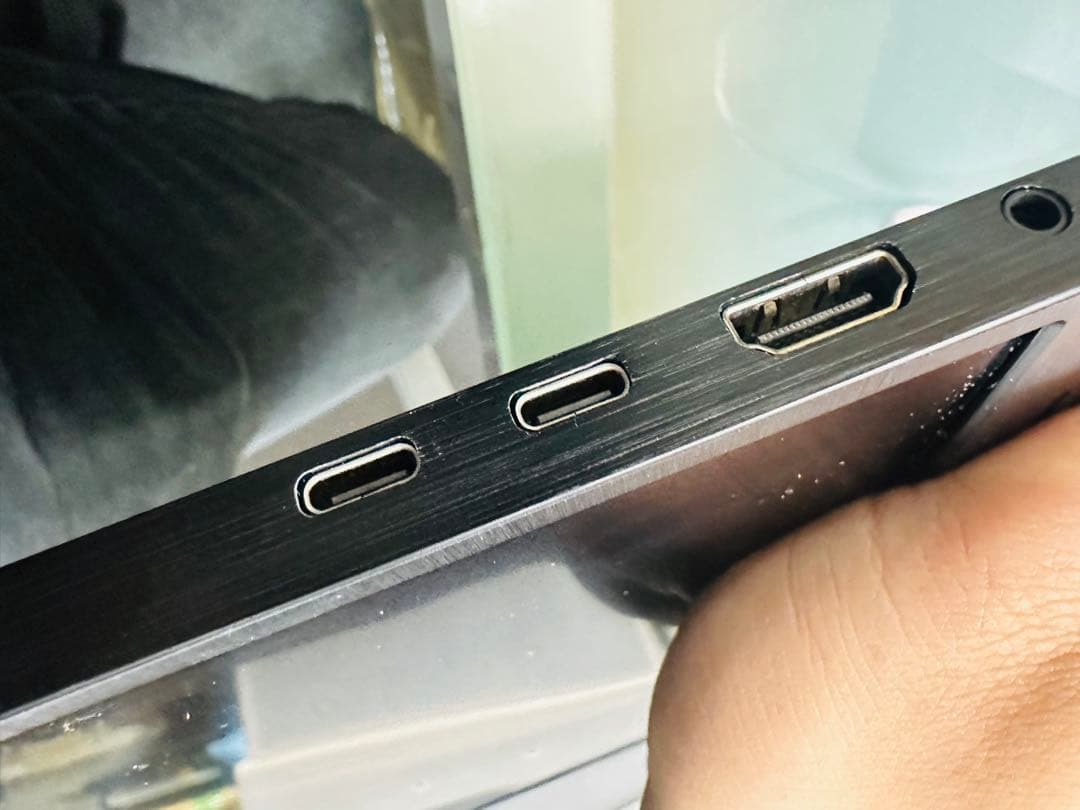 ⑤USB-C１本で動く1920*1080 15.6型モバイルモニター