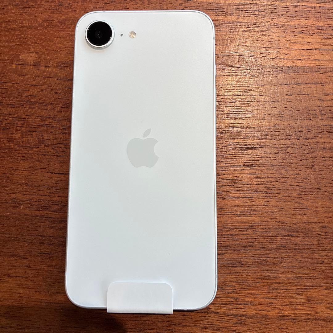 携帯電話本体 iPhone16e 128G