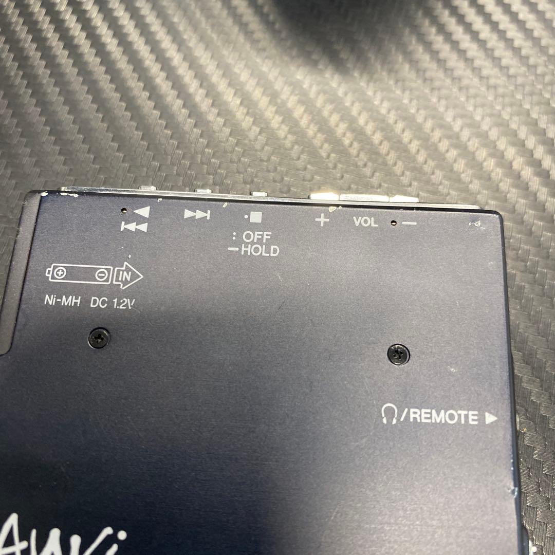 SHARP ポータブルMDプレーヤー　MD-DS70-B 1BIT ジャンク品