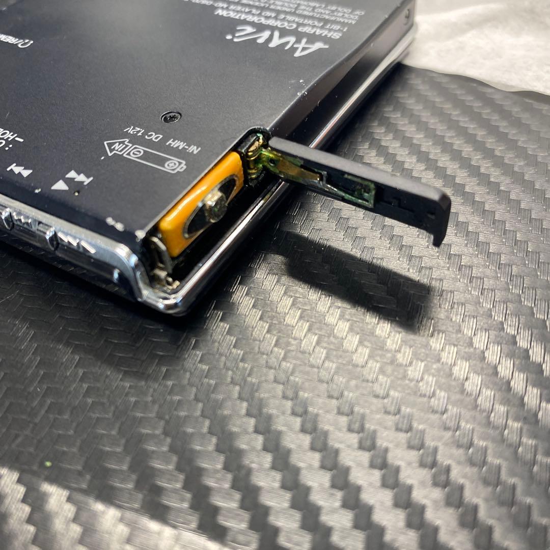 SHARP ポータブルMDプレーヤー　MD-DS70-B 1BIT ジャンク品