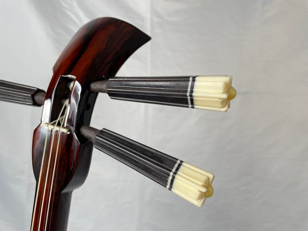 縞黒檀/カマゴン棹 強化張り・蛇皮三線