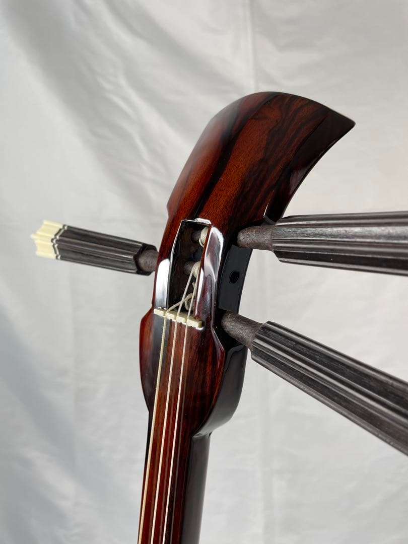 縞黒檀/カマゴン棹 強化張り・蛇皮三線