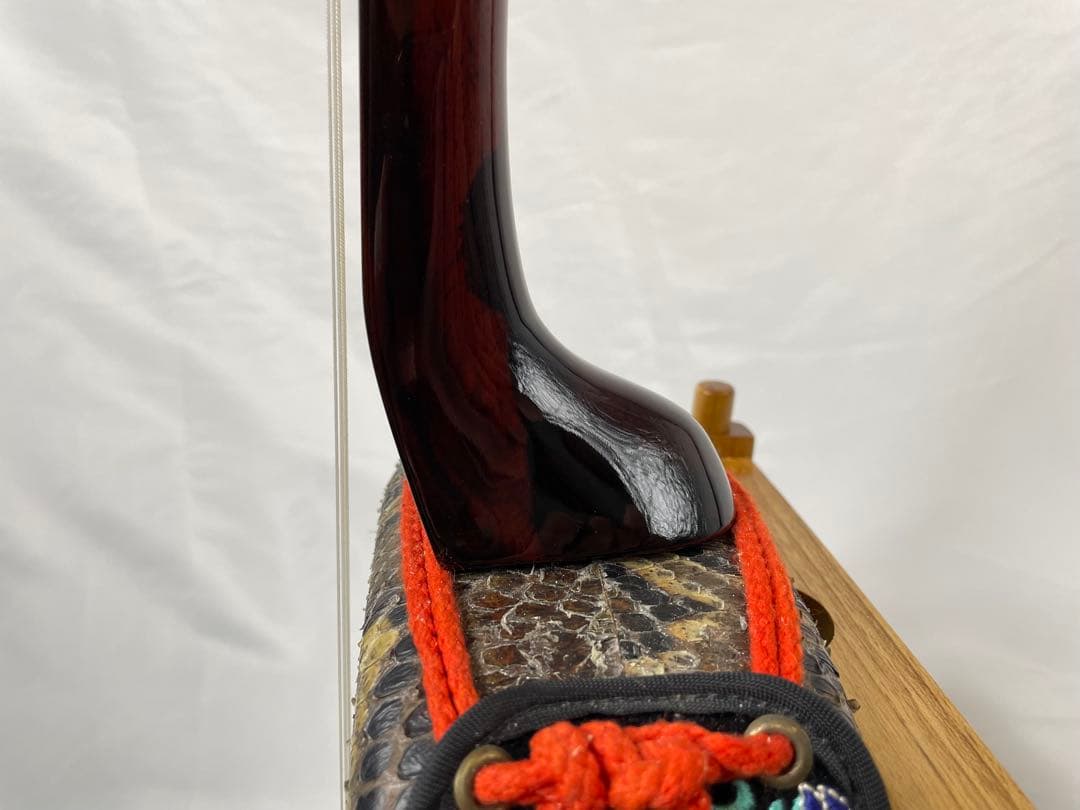 縞黒檀/カマゴン棹 強化張り・蛇皮三線